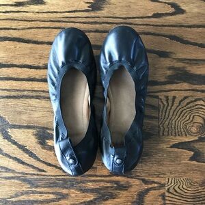 Chic Black Leather Ballet Flats